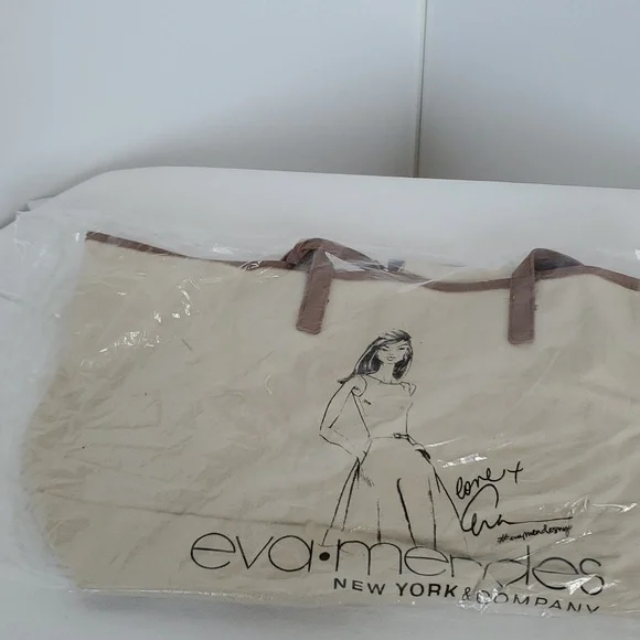 New York & Company Eva Mendes Tote Bag - Picture 5 of 8